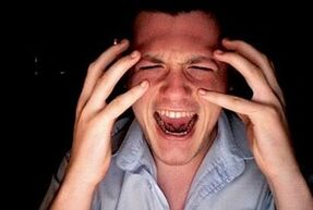 Ang stress at labis na karga sa buhay ng isang tao ay pumukaw sa pag-unlad ng prostatitis